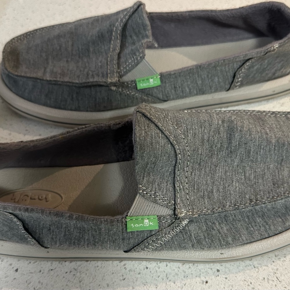 Sanuk Women’s Pick Pocket Fleece Slip-On Loafer Flat, Light Grey, Size 9